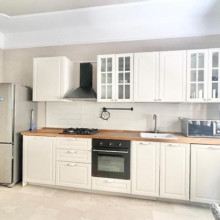 Regina Elena Apartments Пескара Екстериор снимка